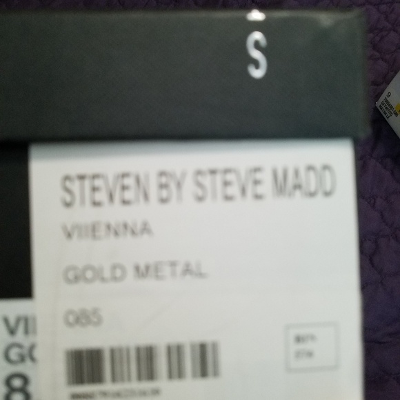 Steve Madden gold metal dressy heels. - Picture 3 of 4